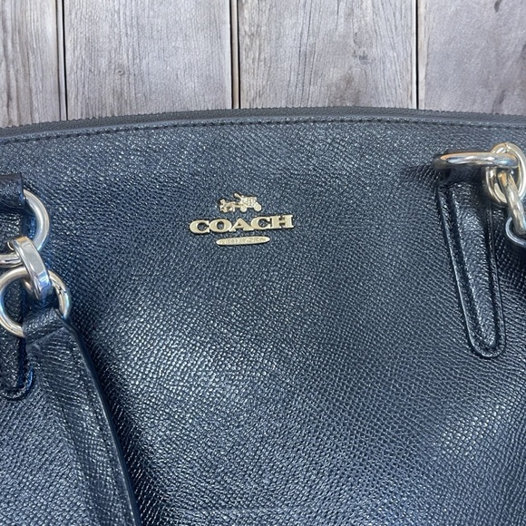 Black coach purse with hidden zip side pockets - Picture 5 of 14